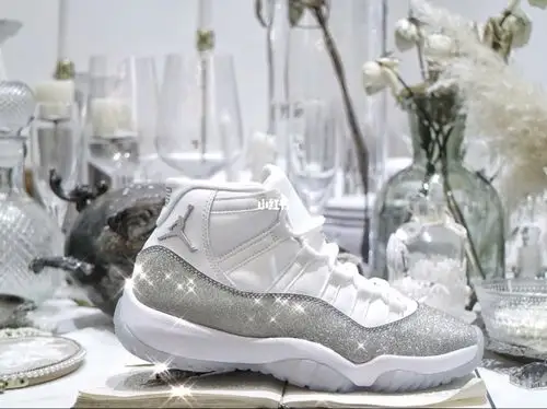 aj11 满天星78宝藏女鞋婚鞋情侣款黑白两色_air jordan_满天星_婚鞋