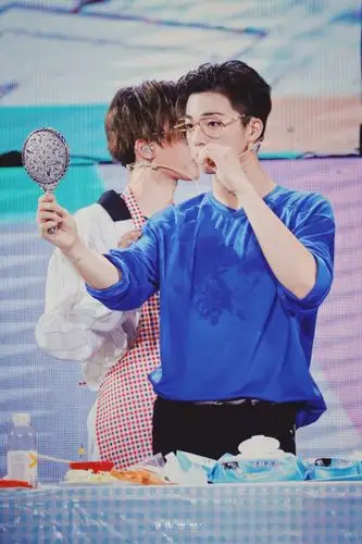 陈立农朱正廷权贵小鬼