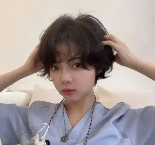 法式烫超短头