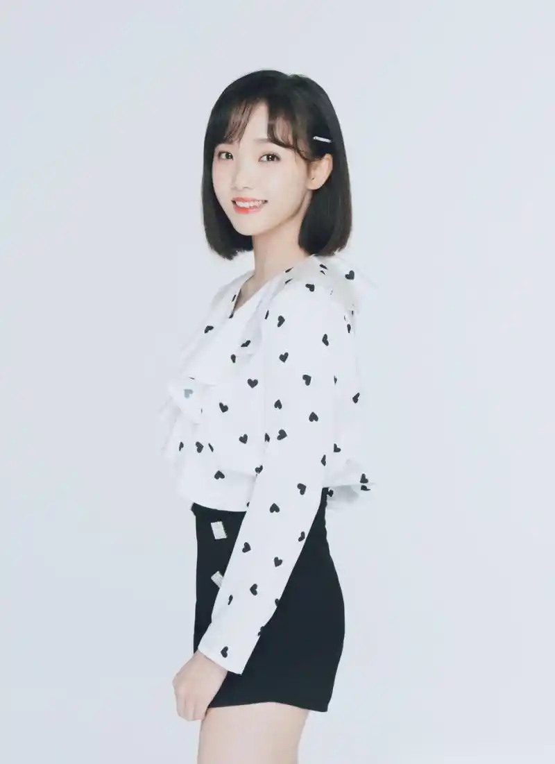 吕小雨520快乐 520就是我爱你 感谢相伴[心][心] 喜欢我 很辛苦