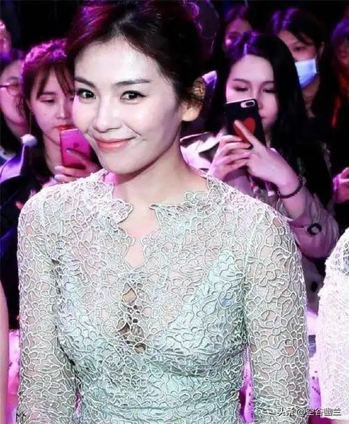 刘涛走光事件引起热议,公众期待明星保持形象与尺度平衡