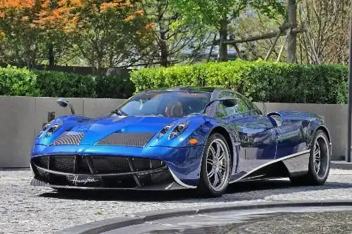 劳斯莱斯和宾利哪个档次高,世界名车排行榜前十名(全球顶级10大豪车