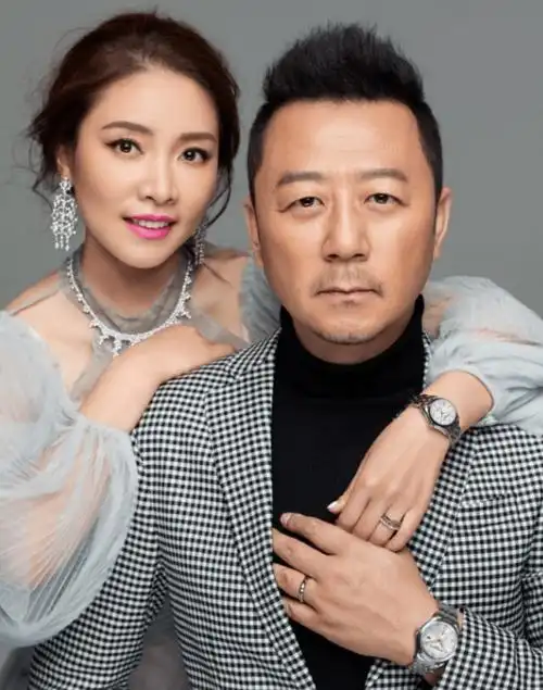 演员郭涛:娶小15岁妻子,婚后连生两胎,如今事业有成幸福美满_表演