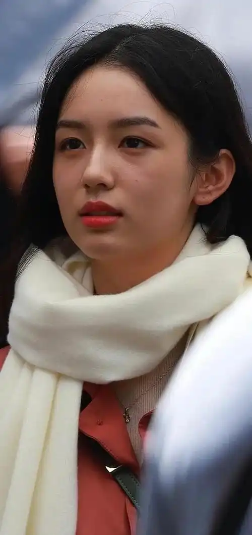 周也素颜不抗打