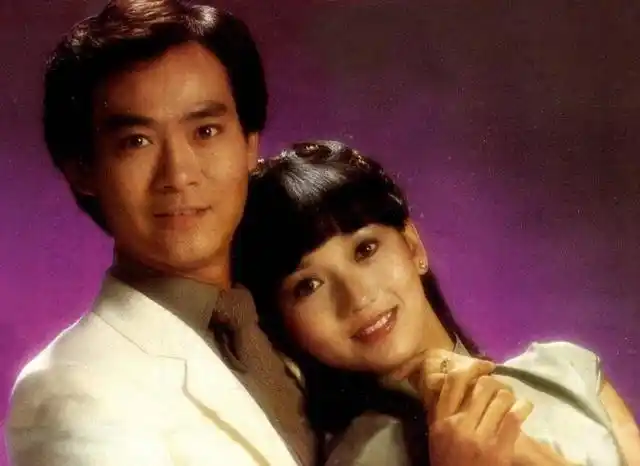 赵雅芝和郑少秋年轻时拍的烽火飞花一对俏佳人的故事