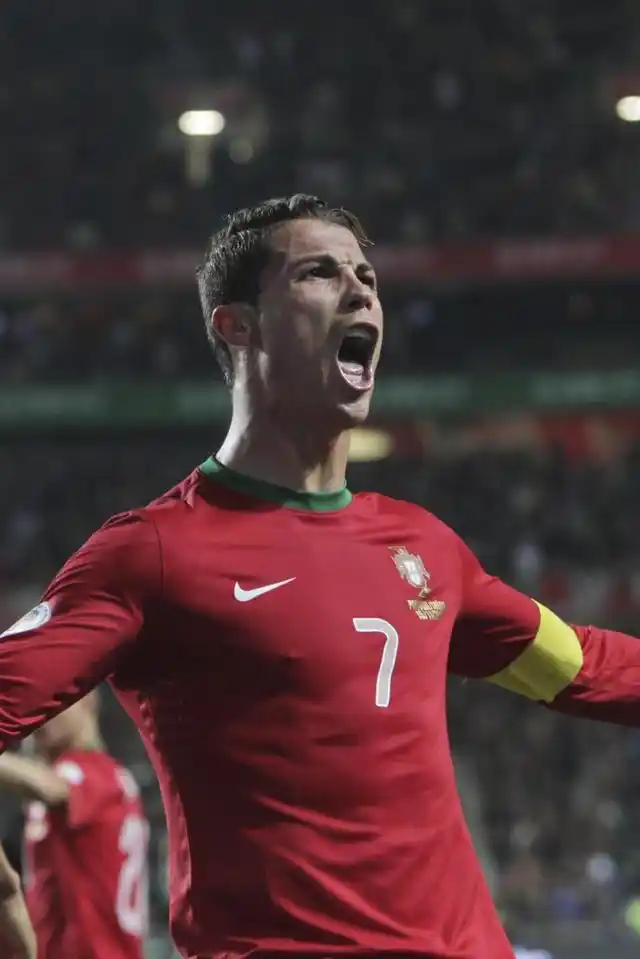 葡萄牙足球明星c罗iphone苹果手机壁纸