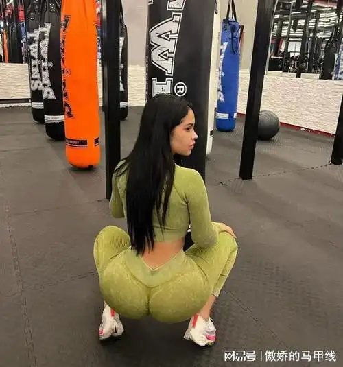 95后健身女神性感火辣s曲线大维度蜜桃翘臀这谁看谁迷糊