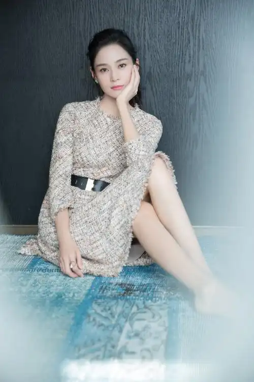 王媛可优雅知性写真图片16