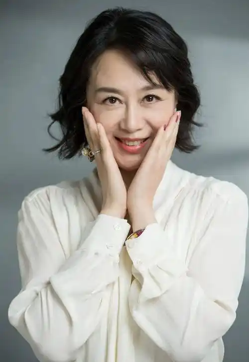 《小舍得》吴玉芳:19岁出道,21岁拿影后,靠"顶级绿