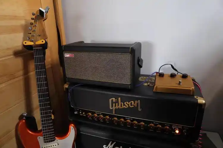 家用电吉他音箱2000以内选thr还是选spark