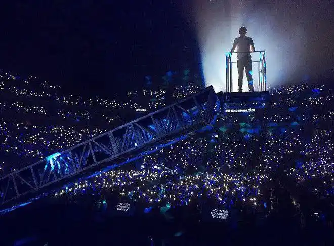 杰哥,蓝色星海永远不灭,你勇敢飞,我们,永相随!