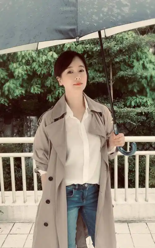 知性美女左小青亮相浪姐,被称老年大学汇演,阿姨风即视感?