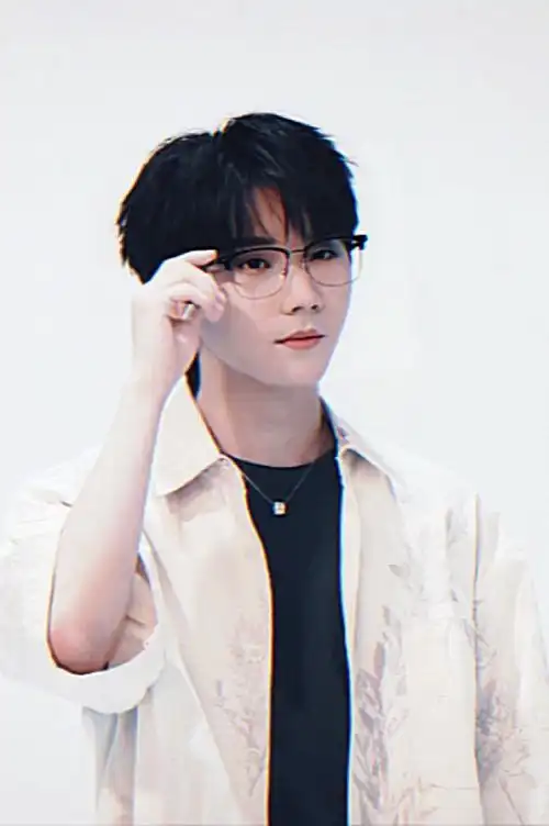 得了一种看到马嘉祺戴眼镜就会腿软的病02#和马嘉祺点亮微博之夜