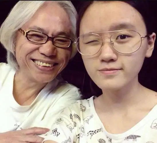 《在车里05你全身的细节描写教授》