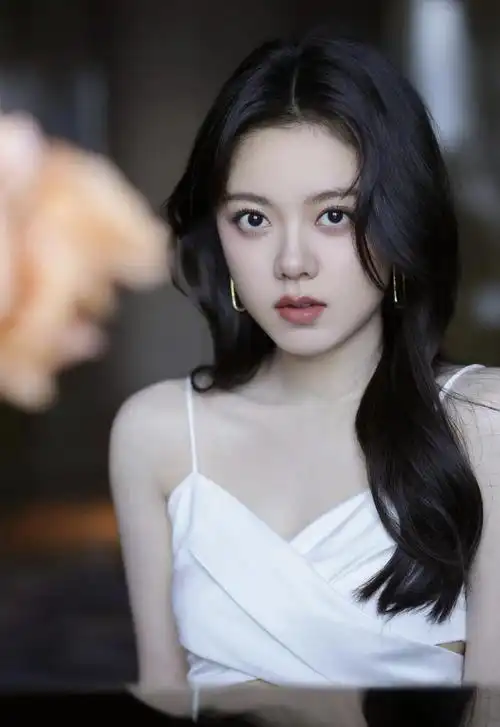 女星赵今麦写真集:出水芙蓉,公主女神