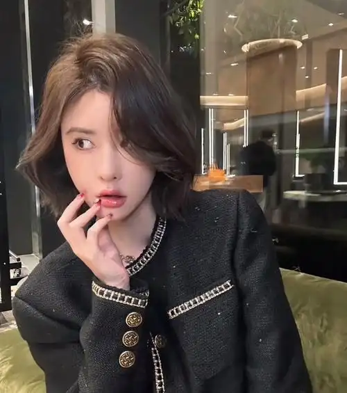 韩式短发 蓬松气垫烫
减龄,气质,显
