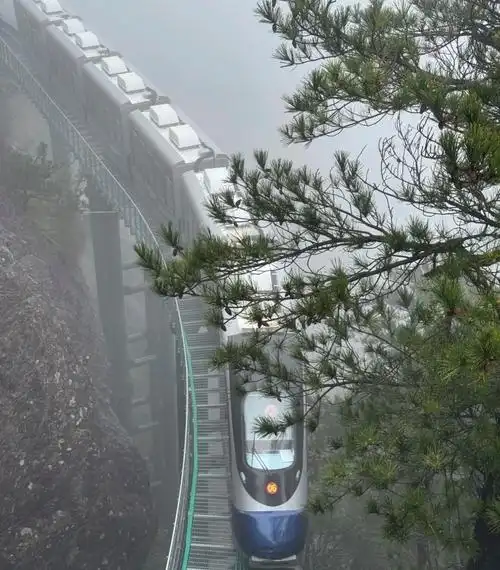 前阵子我和好哥们儿去大觉山玩,可算是开了眼