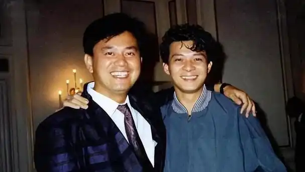 渣男始祖谭咏麟骗发妻丁克打胎吴亦凡听了都要乖乖叫老师