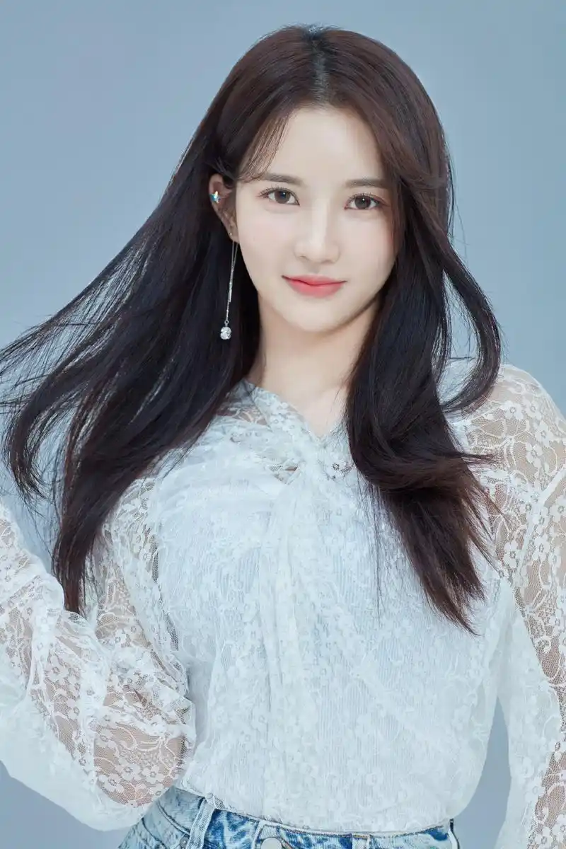 刘些宁甜美养眼写真图片48