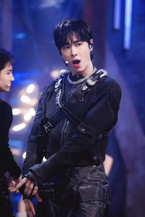 东方神起郑允浩出道20周年快乐