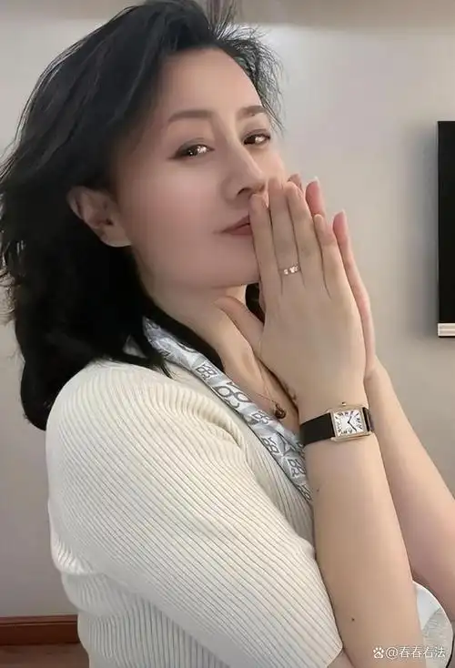 想要拿下一个中年女人,要学会频繁"索要",十分有效