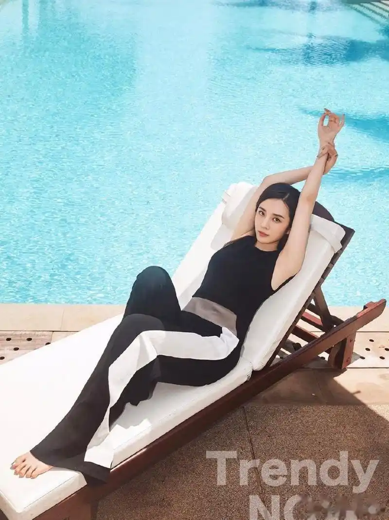 王晓晨 透明泳衣