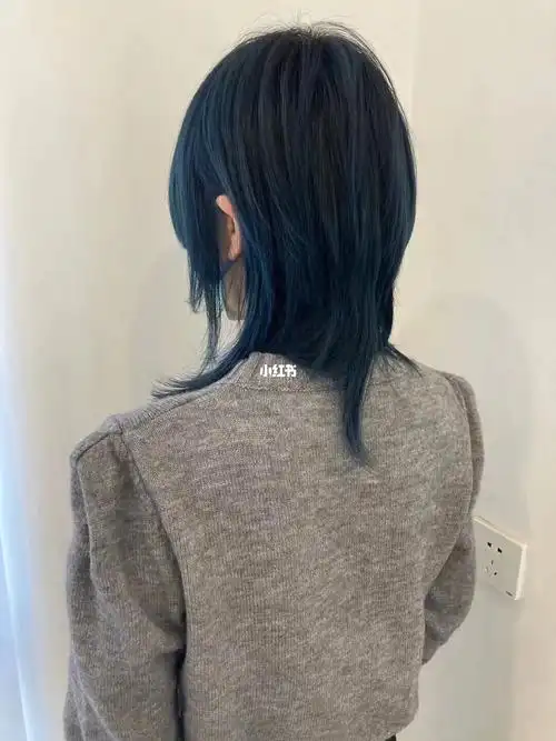 高层次短发修饰脸型蓝黑色黑暗酷酷风