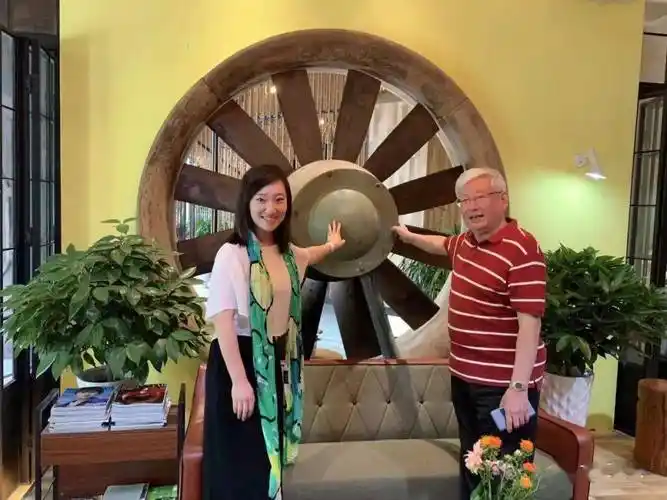 永远怀念老小孩我的曹景行老师黄芷渊