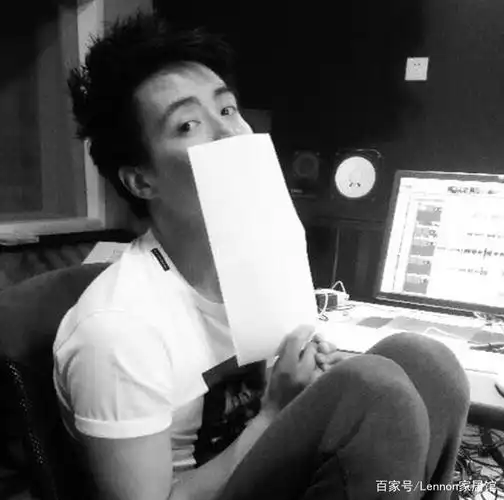 马天宇的豪宅曝光,衣物随意丢弃在地上,家里有私人健身房