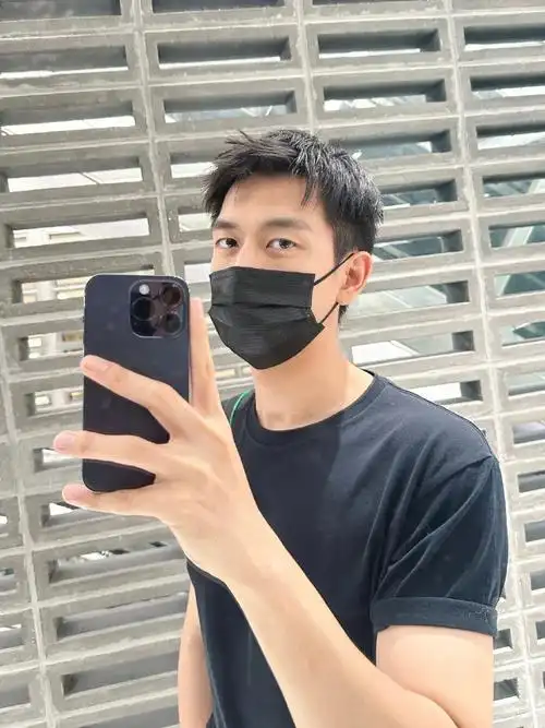 小李最近两年自拍合集李现