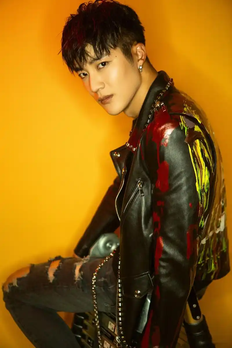 一直在拍戏·想发点什么·又纠结发什么· 想提醒大