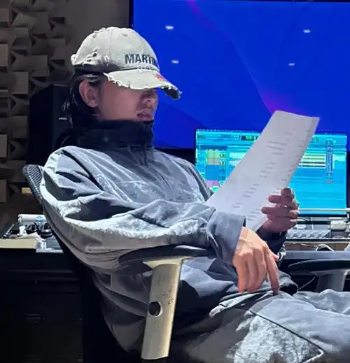 我们可以看到两个要素#蔡徐坤#  中文歌  胡子不短  #蔡徐坤新歌