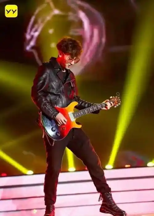 摩登兄弟:仍是翩翩少年郎_刘宇宁_直播_老街