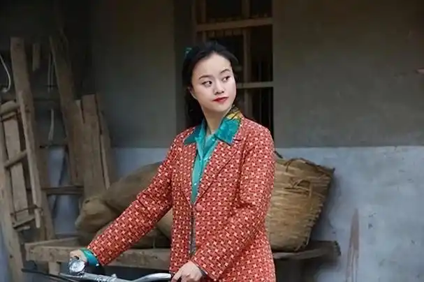 何翯是一位中国内地女演员,出生于1987年,毕业于中央戏剧学院表演系.