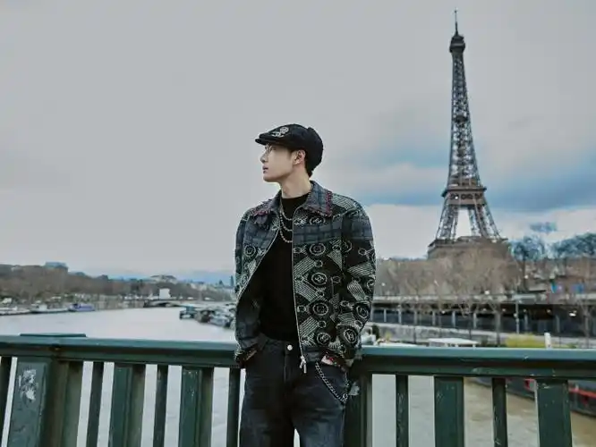 王一博巴黎时装周