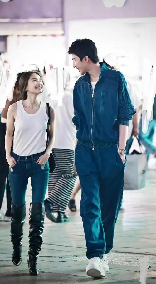 刘宇宁王子文官宣了穿情侣装牵手男帅女美30cm身高差好呆萌