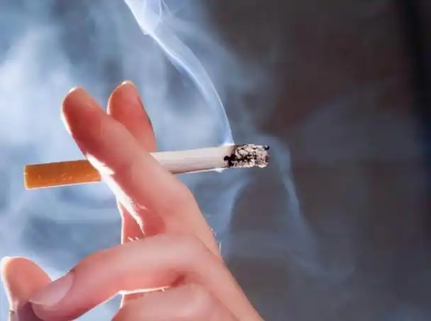 三个时间不要吸烟,提示:或许比正常吸烟伤害大,为了健康多了解