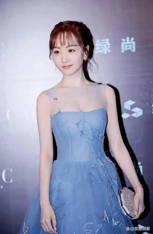 杨蓉展示真实素颜,42岁皮肤状态依然出众