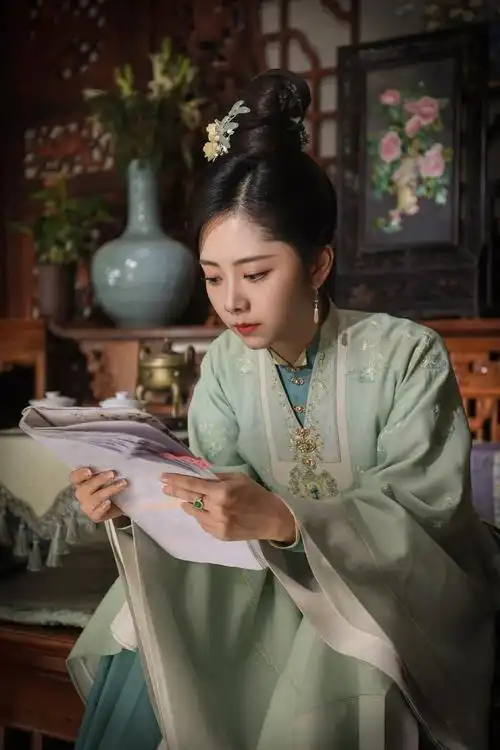 安利一下谭松韵的古装新剧锦心似玉和李尖尖完全不一样的感觉