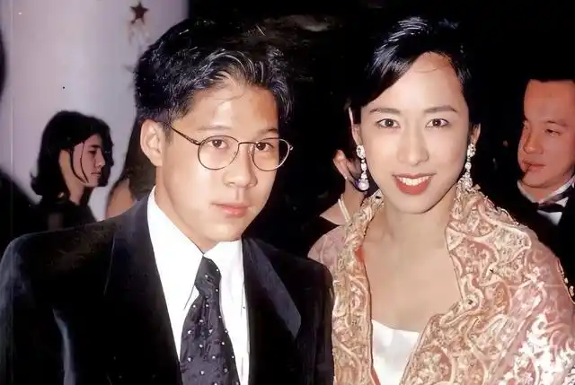 朱玲玲20岁嫁进霍家生3个儿子劳苦功高离婚时为何净身出户