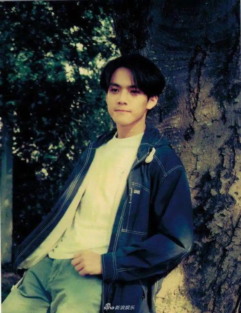 钟汉良小生时期旧照爆出 被赞神颜秒杀众爱豆