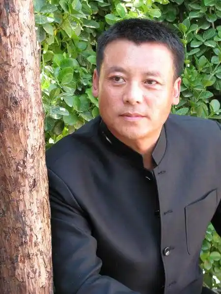 资料图片国家话剧院男演员佟凡