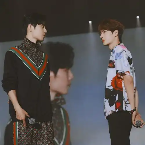 博君一肖超话0392#博君一肖#博肖陈情令泰国见面会双人造型合集