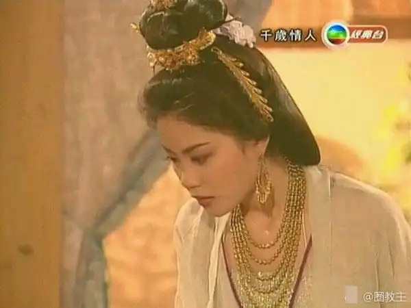 王菲24年前古装旧照曝光仙气飘飘满脸胶原蛋白