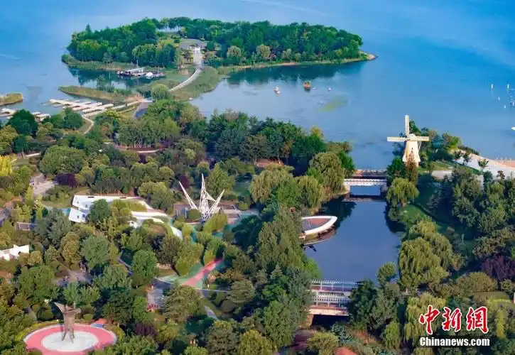 航拍江苏宿迁骆马湖畔秋日"韵味"