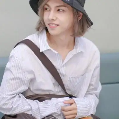 最近捕获的大厂男孩头像