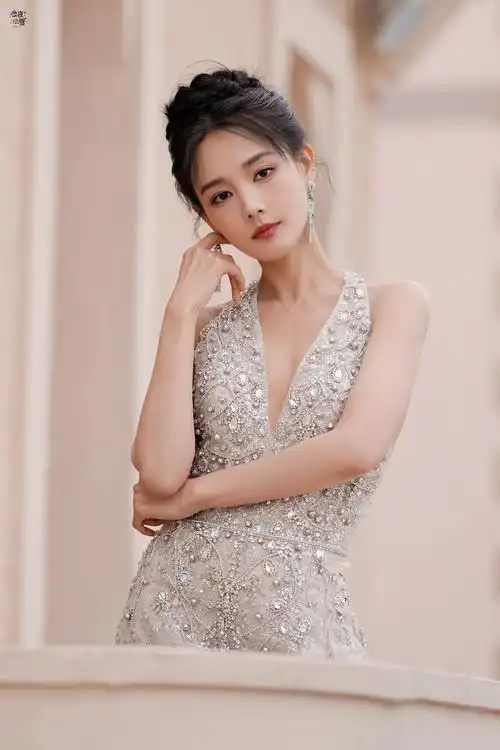 李一桐 身材真棒