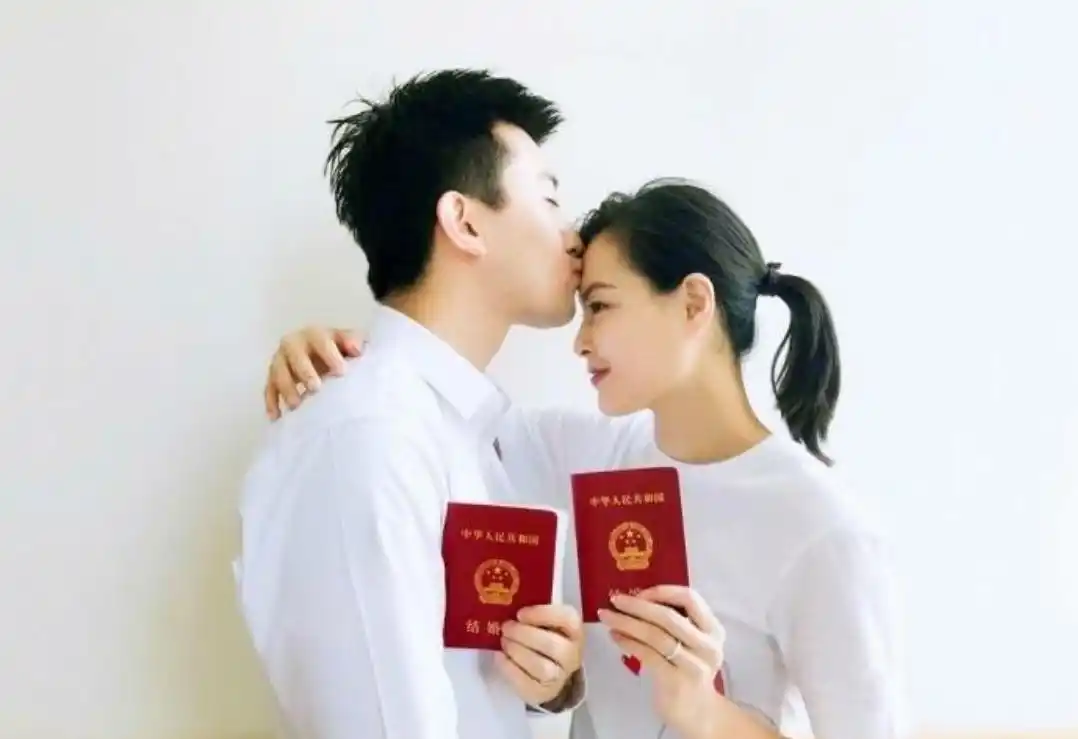 吴敏霞怀孕# 据媒体报道,跳水皇后@吴敏霞 近日参加