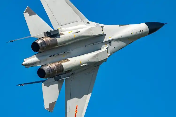 歼11bs战斗机资料图