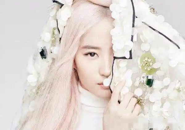 刘亦菲自认为白浅应该是另一个样子,差点毁掉影版_造型_白发_争议